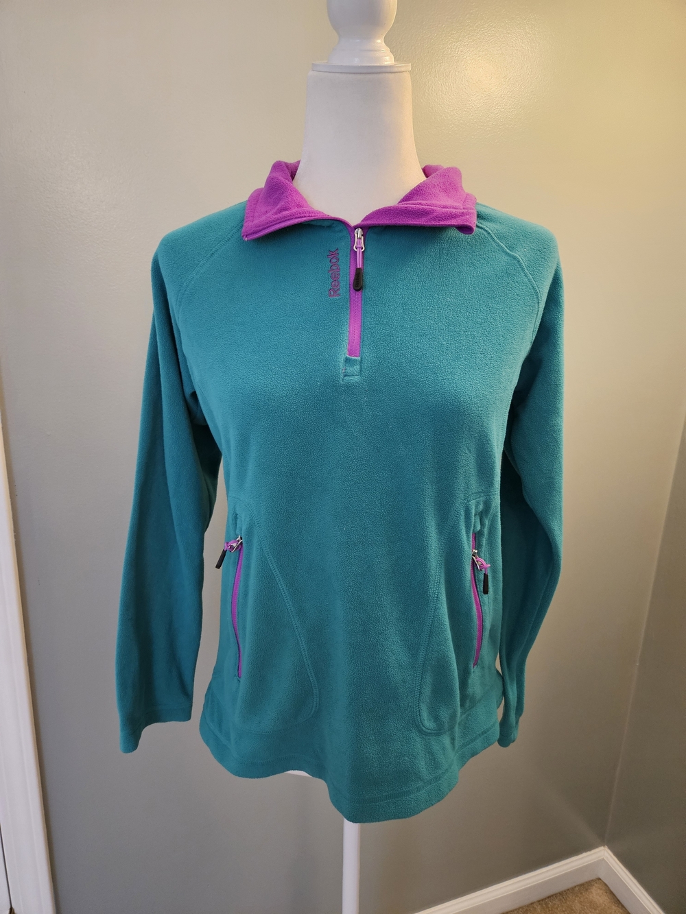 Reebok Women's Teal Fleece Pullover with Purple Trim Medium M
